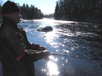 Vesitilanne Kapeenkoskella alkaa olla erinomainen. Kuvat SFM-toimitus